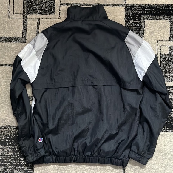 Champion windbreaker - Picture 3 of 3
